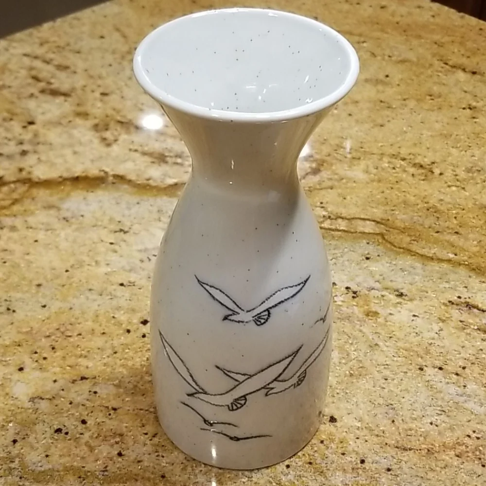 VTG Tall Vase by Otagiri flying Seagulls